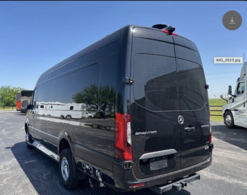 2021 Mercedes Luxe Midwest Automotive Designs Van D-6, 18K Miles, Pristine - Image 5